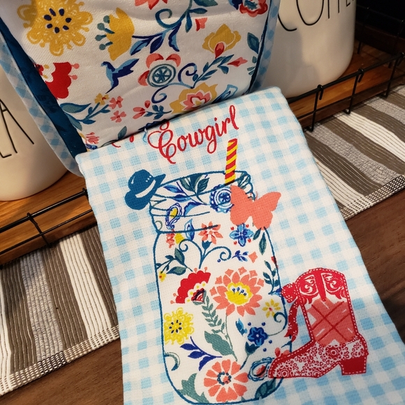 Kitchen Set - Picture 3 of 4